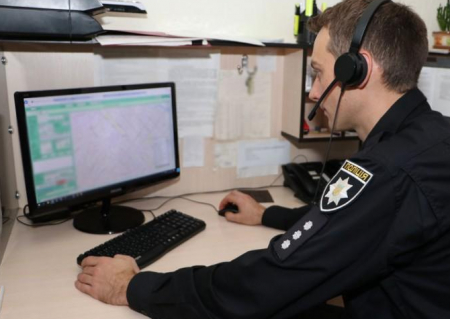 Якщо довго не буде електрики працюватимуть додаткові номери телефонів поліції Чернігівщини: які саме