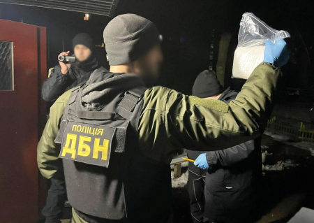 Поліція вилучила у 24-річного чернігівця наркотиків на пів мільйони гривень. ФОТО