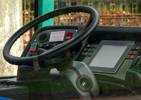  Через мобілізацію у Чернігові не вистачає водіїв: кермувати тролейбусами та автобусами запрошують жінок